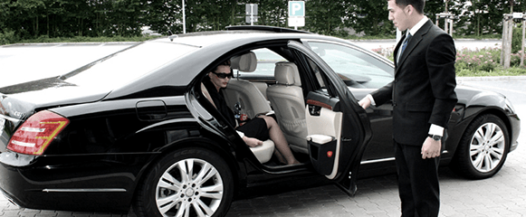 HOW CAN CHAUFFEUR SERVICES OFFER SEAMLESS AIRPORT TRANSPORT FROM LONDON TO BRISTOL?